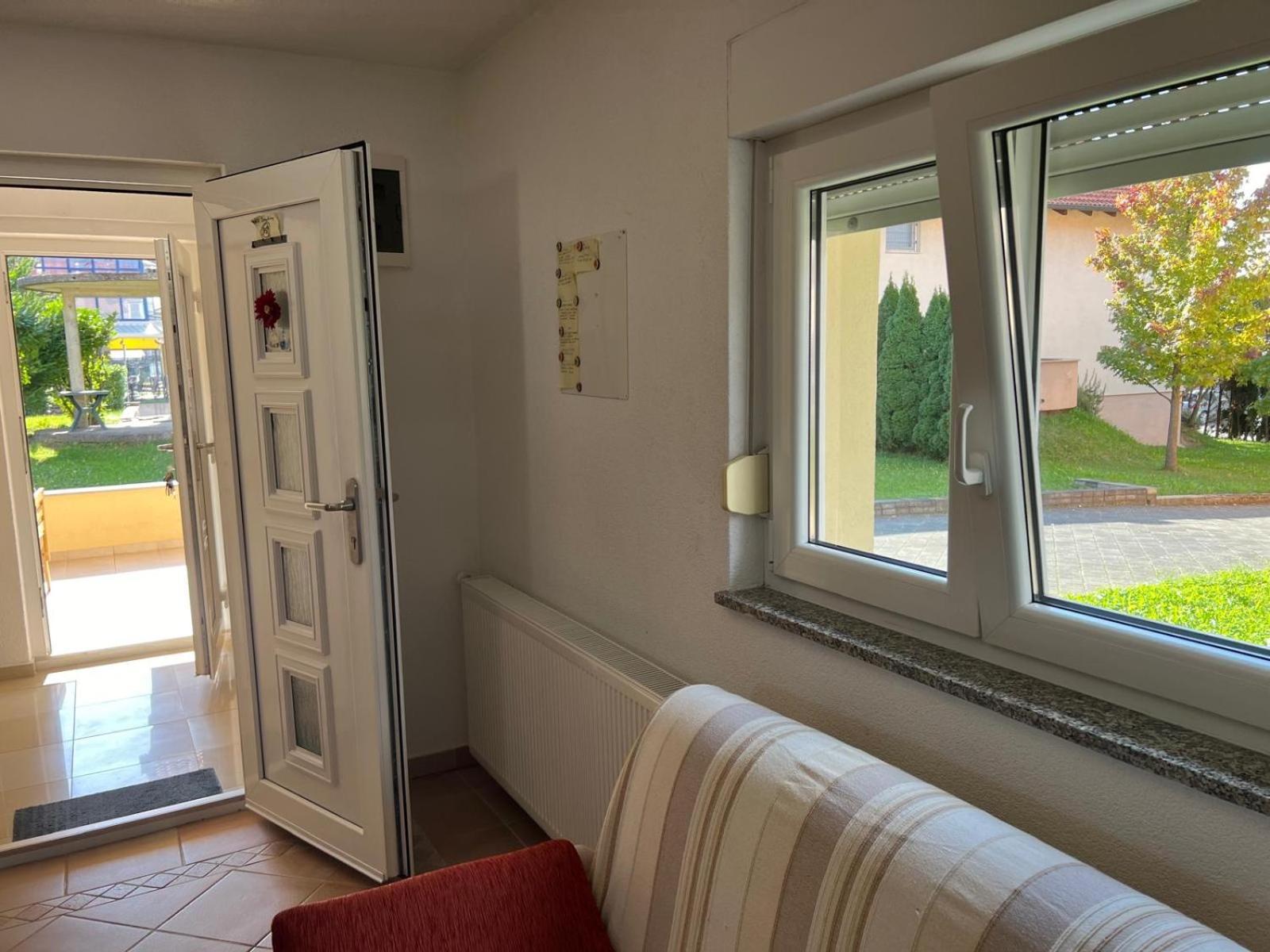 Apartmán Minihaus In Zagreb Sesvete Exteriér fotografie